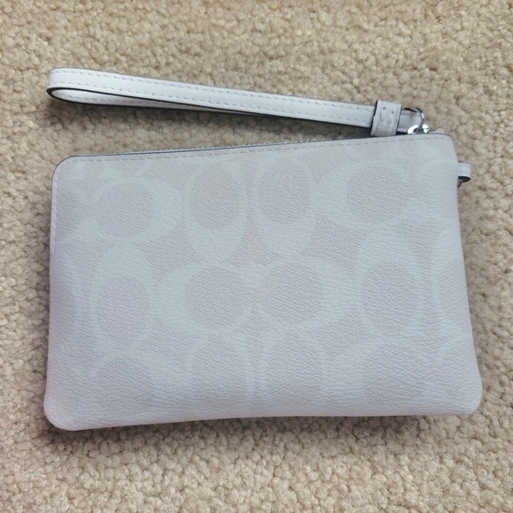 Coach Corner Zip Wristlet In Signature Canvas | Chalk Glacier White NWOT - Picture 2 of 2